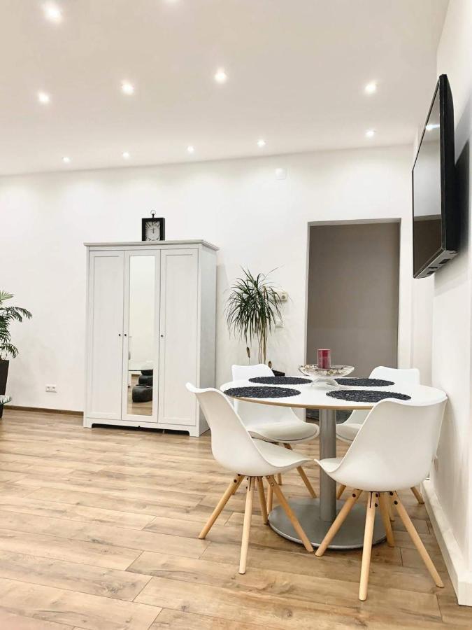 וינה Lux Apartment מראה חיצוני תמונה